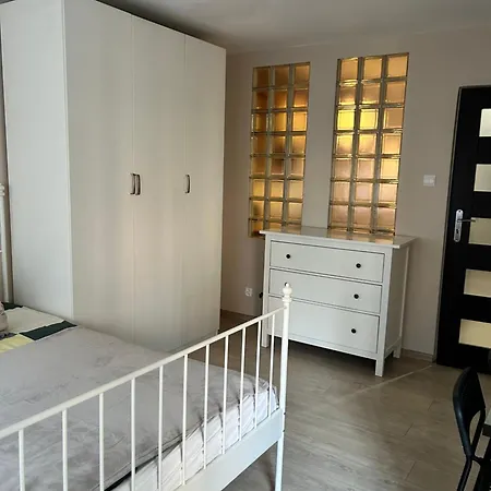Moniuszki Dworzec Apartment *