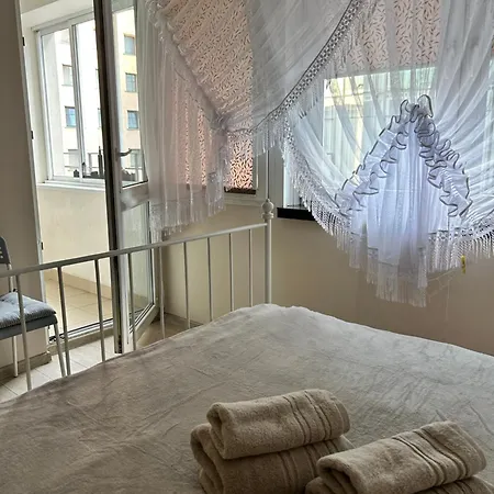 Moniuszki Dworzec Апартаменты